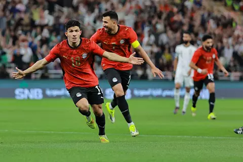 رباعية مصر أمام السعودية تمنح قميص المونديال ظهورًا تاريخيًا (صور)